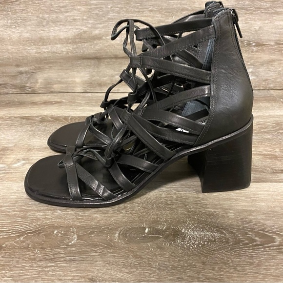 Steve Madden | Cherri30 Sandal Black Leather Size 8M - Picture 4 of 10